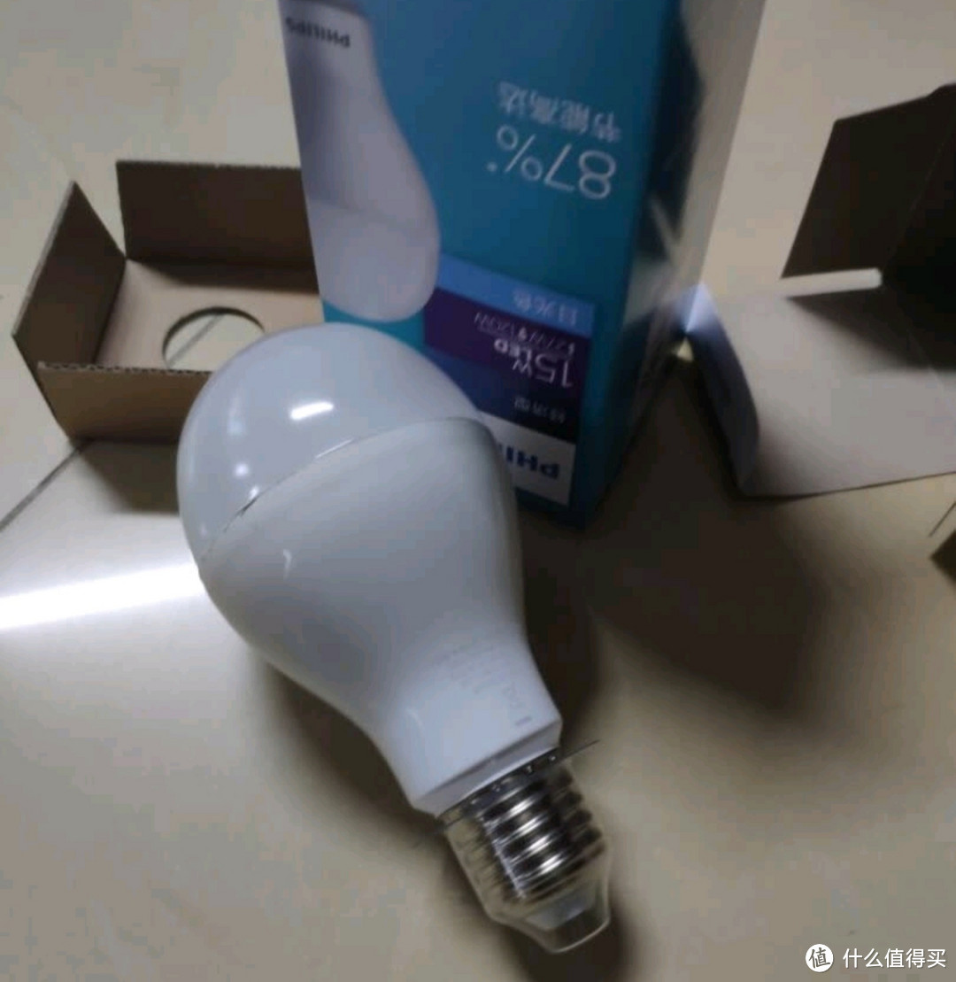 飞利浦（PHILIPS） led灯泡超大球泡超亮家用光源护眼照明E27大螺口替换白炽灯泡 9W 白光 900lm