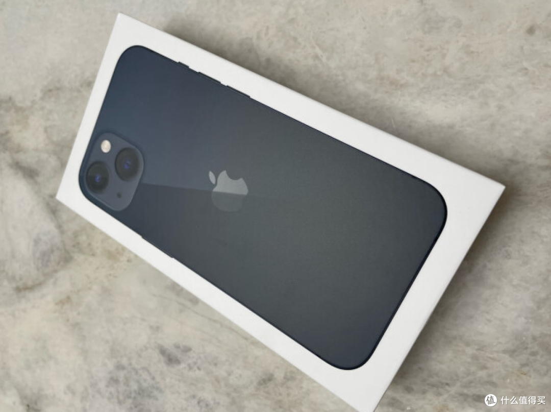 苹果A15处理器,6.1英寸OLED屏幕,iPhone 13