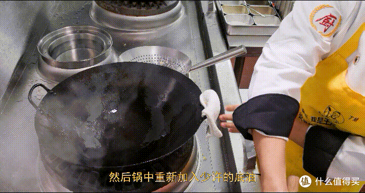 厨师长教你:“金沙玉米”的家常做法,咸香美味,颗颗酥脆