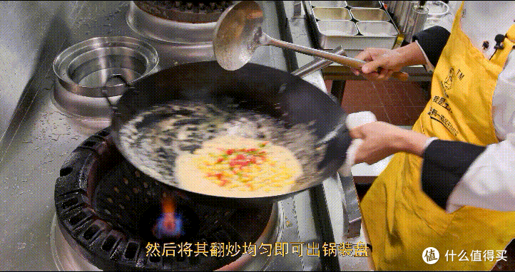 厨师长教你:“金沙玉米”的家常做法,咸香美味,颗颗酥脆