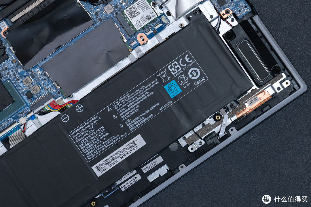 DLSS 3 性能炸裂!i9-13900HX + RTX 4070 的机械师曙光 16 Pro 深度测评