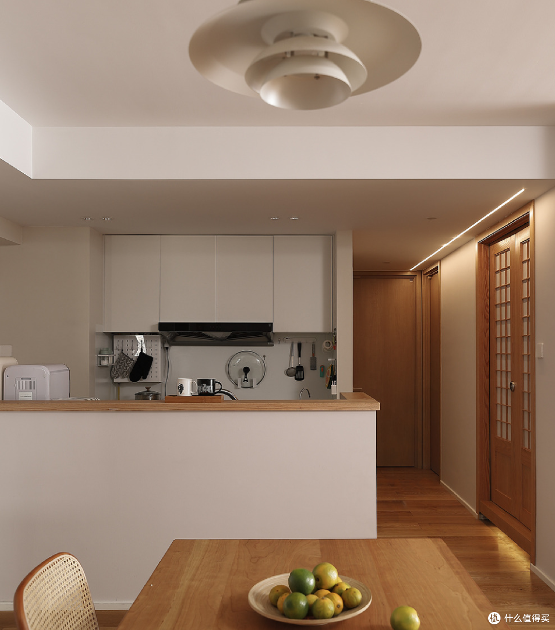 难怪很多家庭都喜欢把床转个方向!看了她105㎡家,才知道有多爽