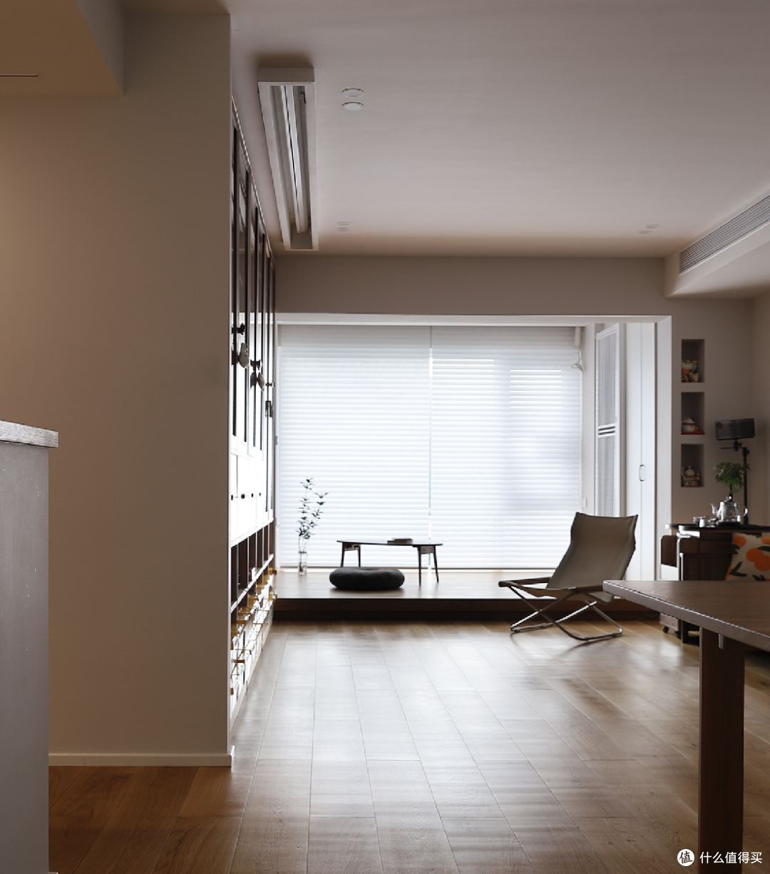 难怪很多家庭都喜欢把床转个方向!看了她105㎡家,才知道有多爽