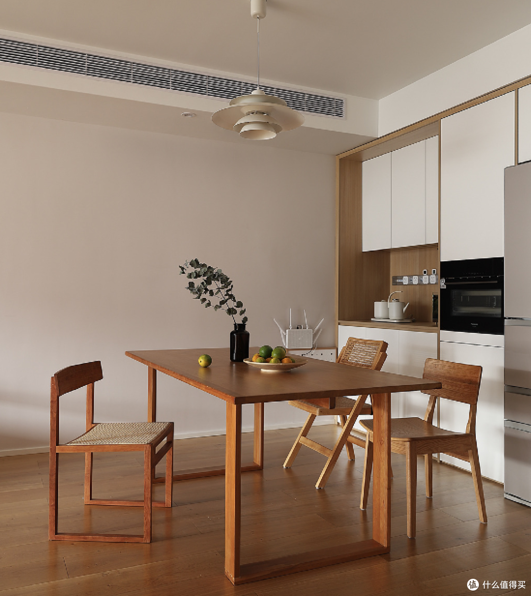 难怪很多家庭都喜欢把床转个方向!看了她105㎡家,才知道有多爽