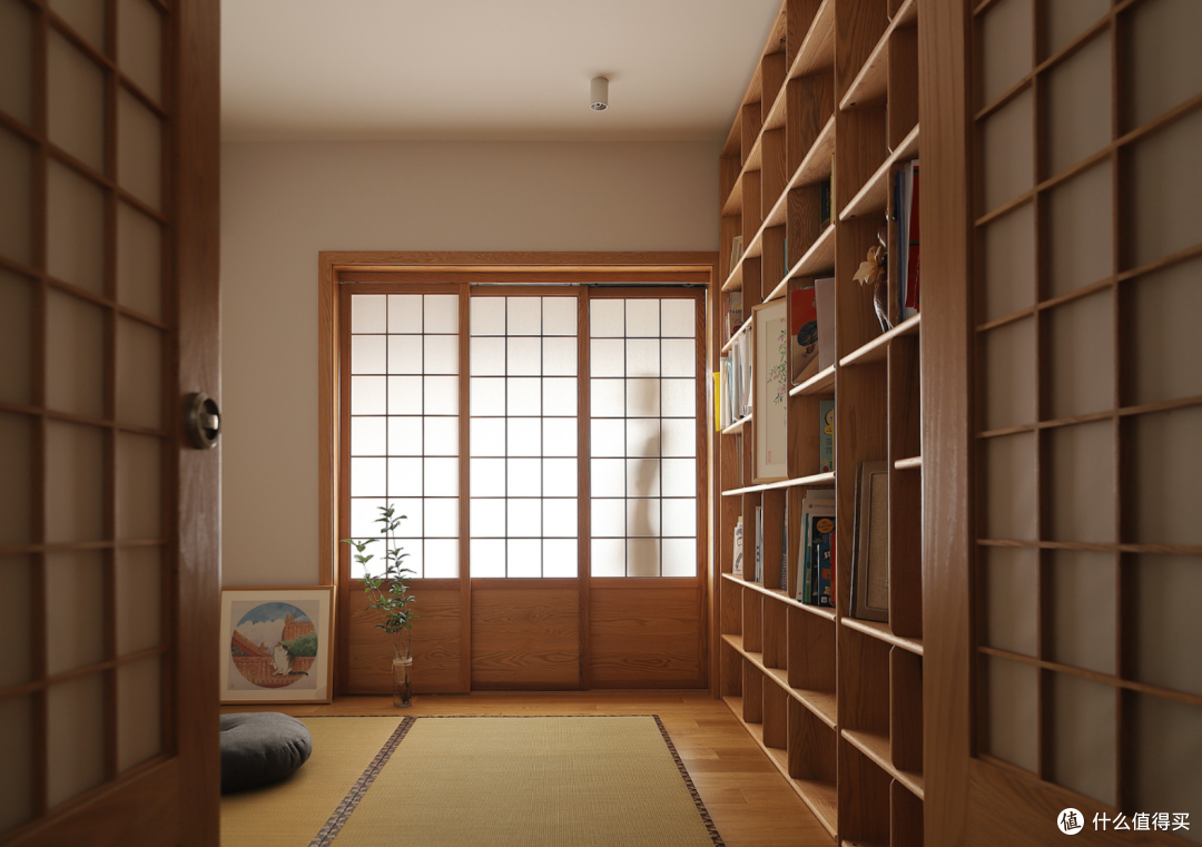 难怪很多家庭都喜欢把床转个方向!看了她105㎡家,才知道有多爽