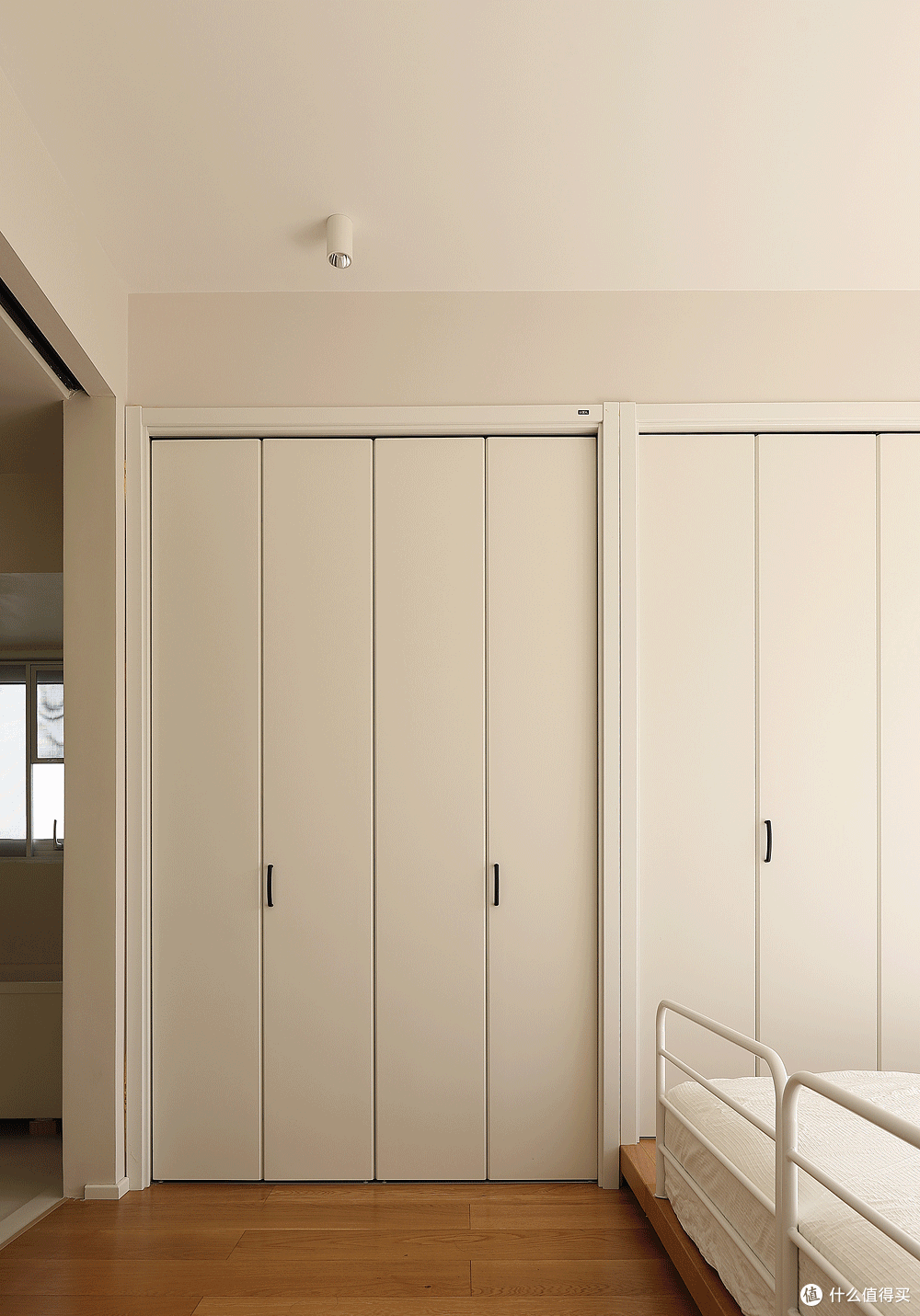 难怪很多家庭都喜欢把床转个方向!看了她105㎡家,才知道有多爽