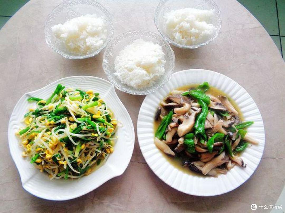 七九了,记录15天晚餐,荤素搭配,花钱少吃着暖和,家人喜欢