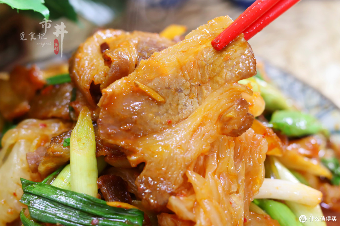 馋到家的下饭菜!五花肉和辣白菜堪称绝配,酸香解馋,米饭不够吃