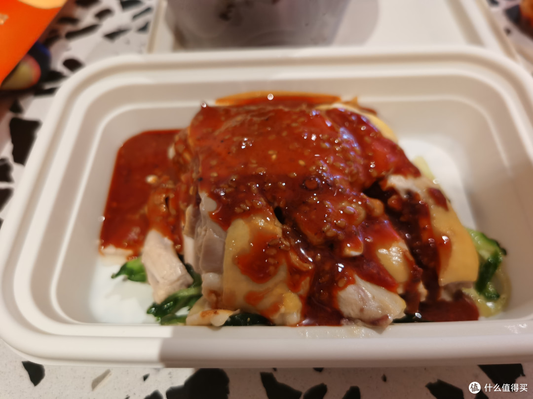 鸡汤米粉、卤味、豉油鸡,现熬鸡汤配米粉,鲜美好滋味
