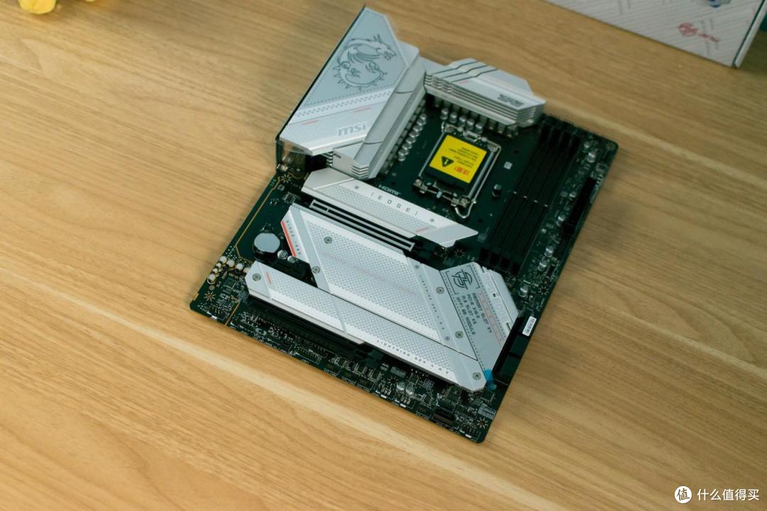 DDR5内存开始普及,这款新品超频强悍兼具性价比,宏碁掠夺者凌霜实测