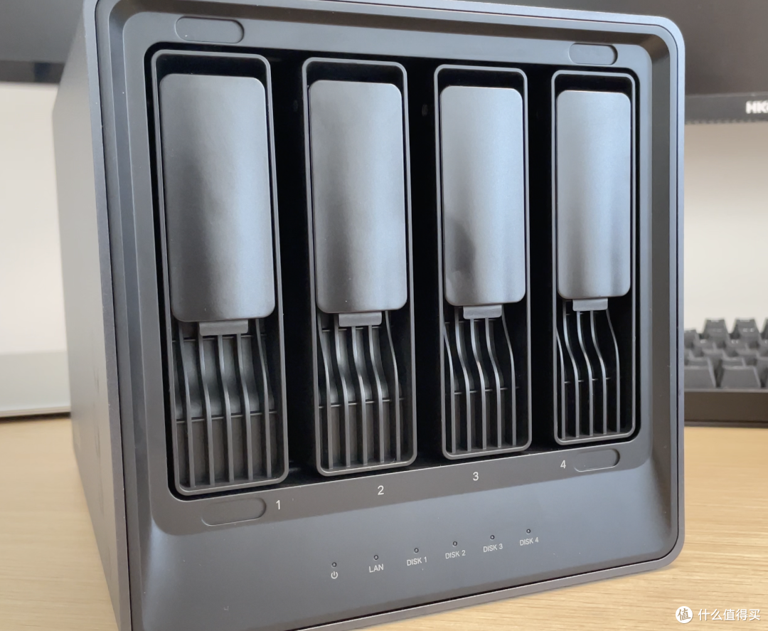 绿联私有云DX4600开箱体验-小白深度体验,附图对比