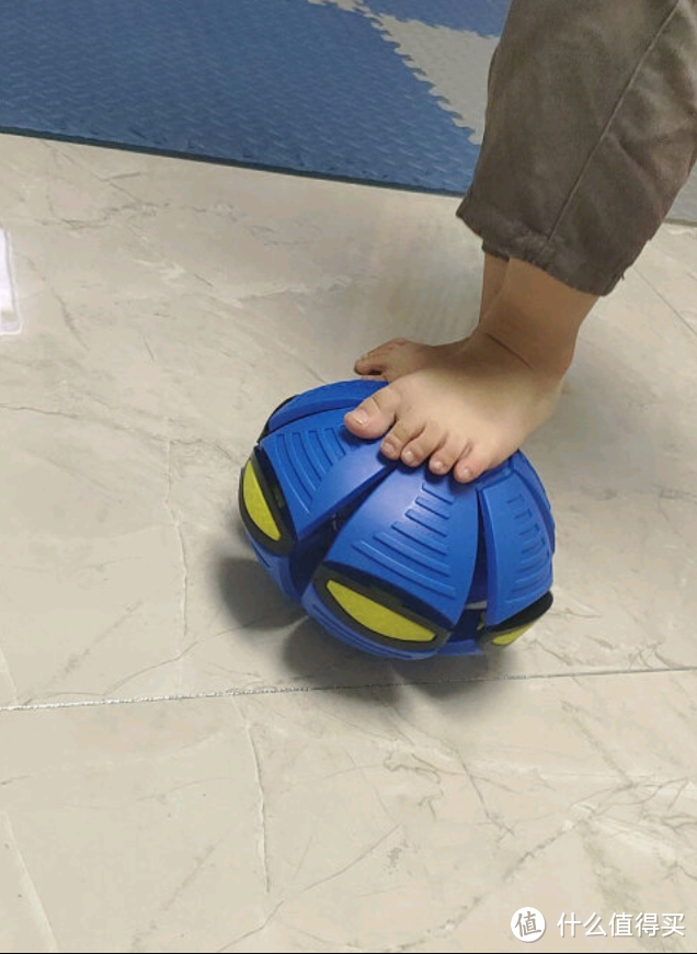 百里霜 儿童踩踩球6灯脚踩飞碟球发光变形弹力球儿童户外玩具儿童运动玩具飞碟玩具球