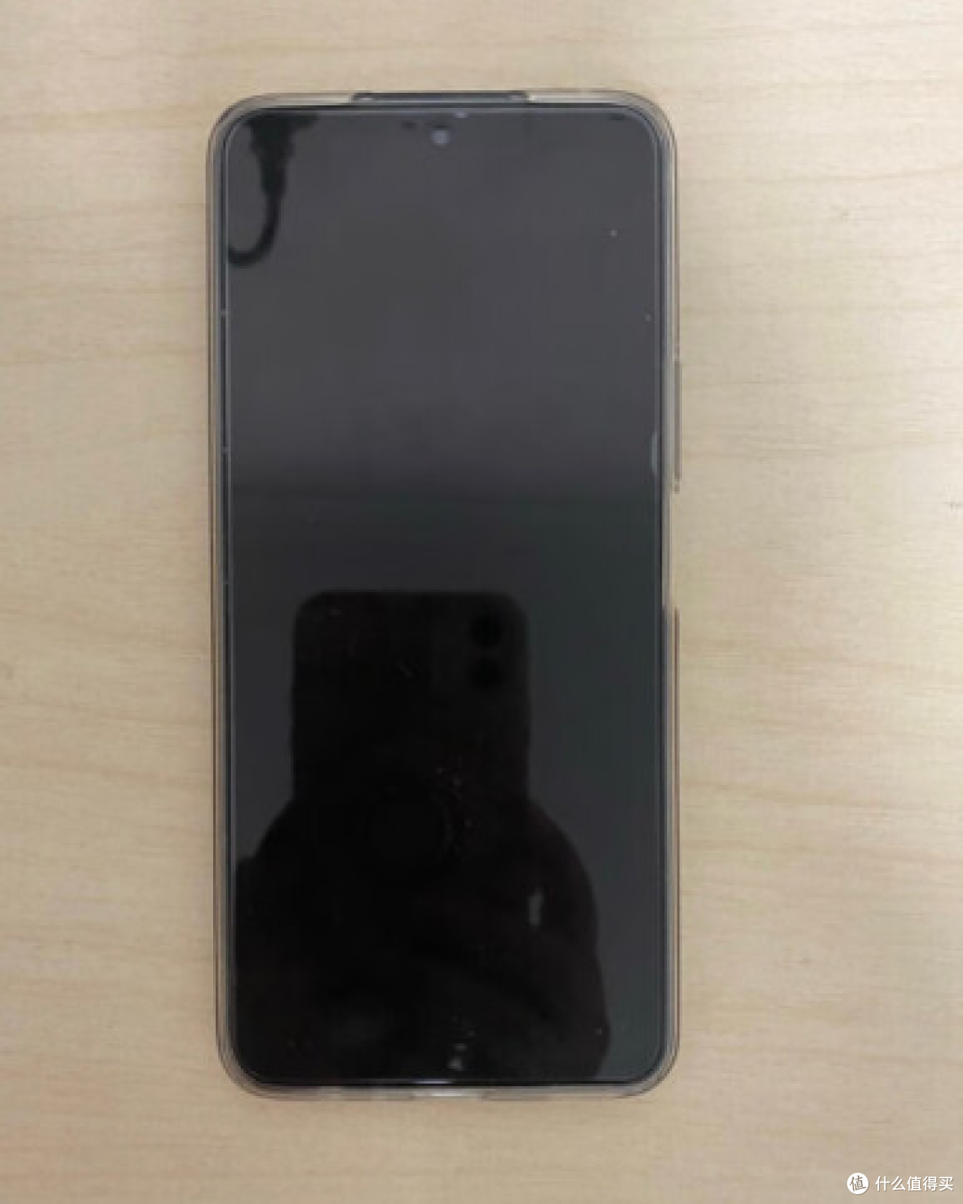 超窄边全视屏设计,机身轻薄,荣耀Play6T Pro