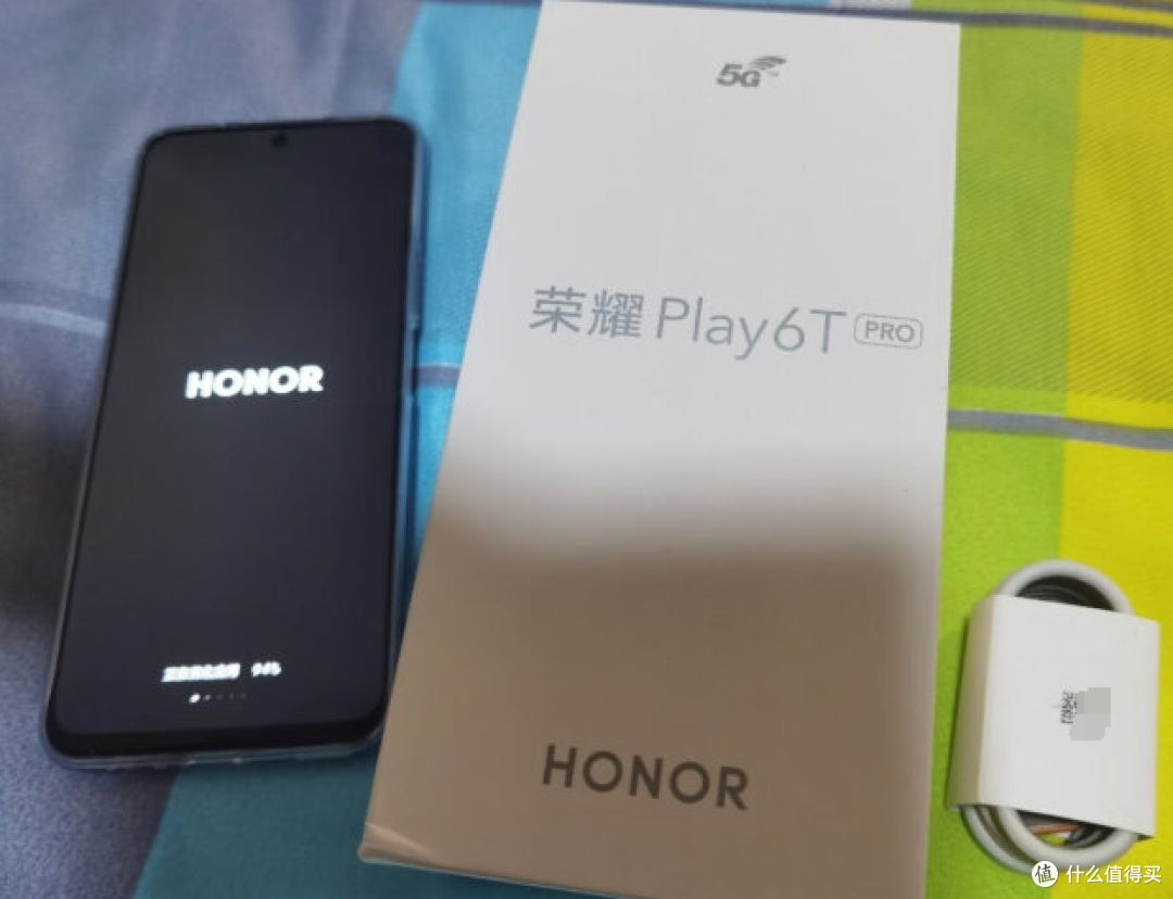 超窄边全视屏设计,机身轻薄,荣耀Play6T Pro