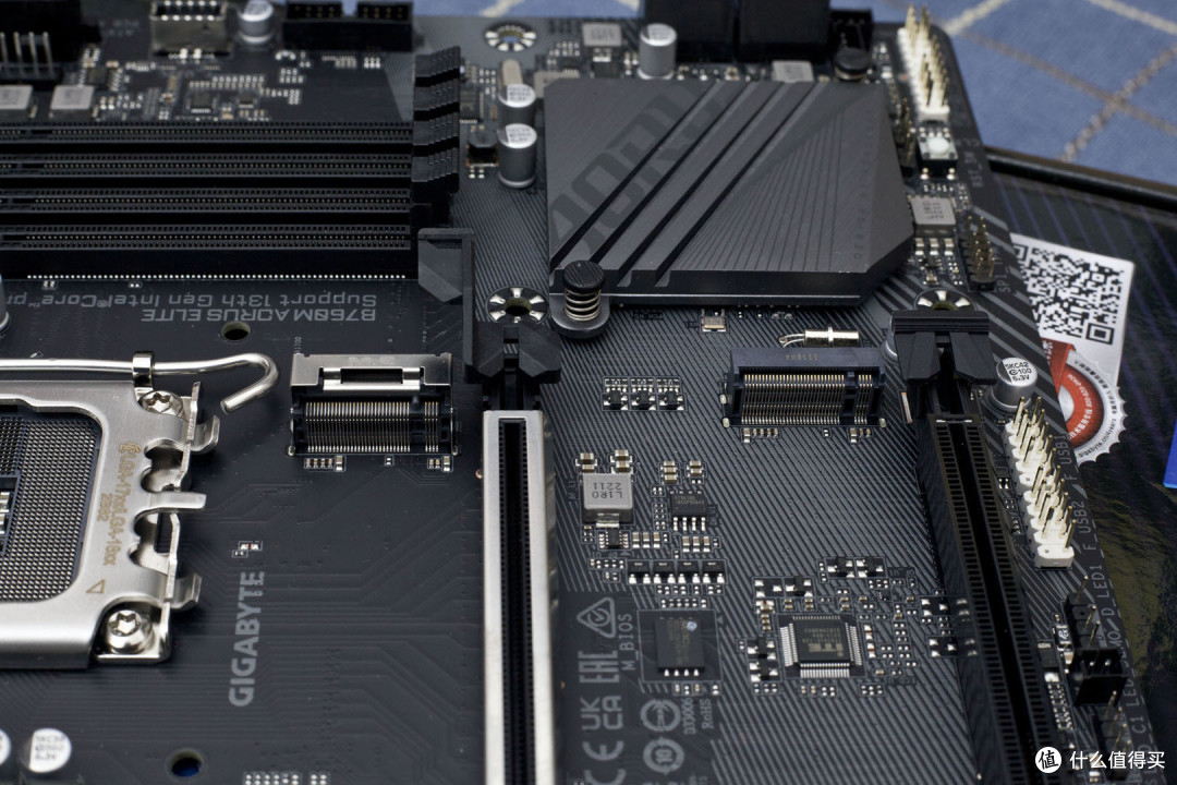 【老黄搞机篇一百七十六】技嘉小雕B760M AORUS ELITE主板开箱评测,做工用料强悍出众