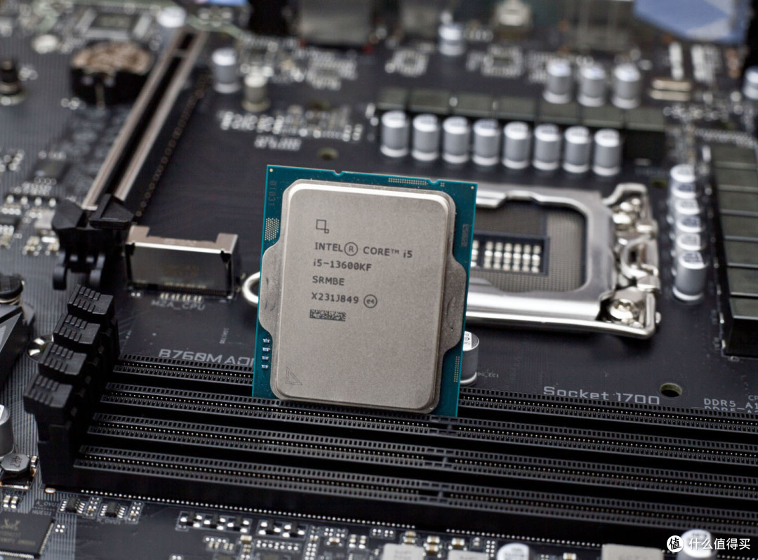 【老黄搞机篇一百七十六】技嘉小雕B760M AORUS ELITE主板开箱评测,做工用料强悍出众