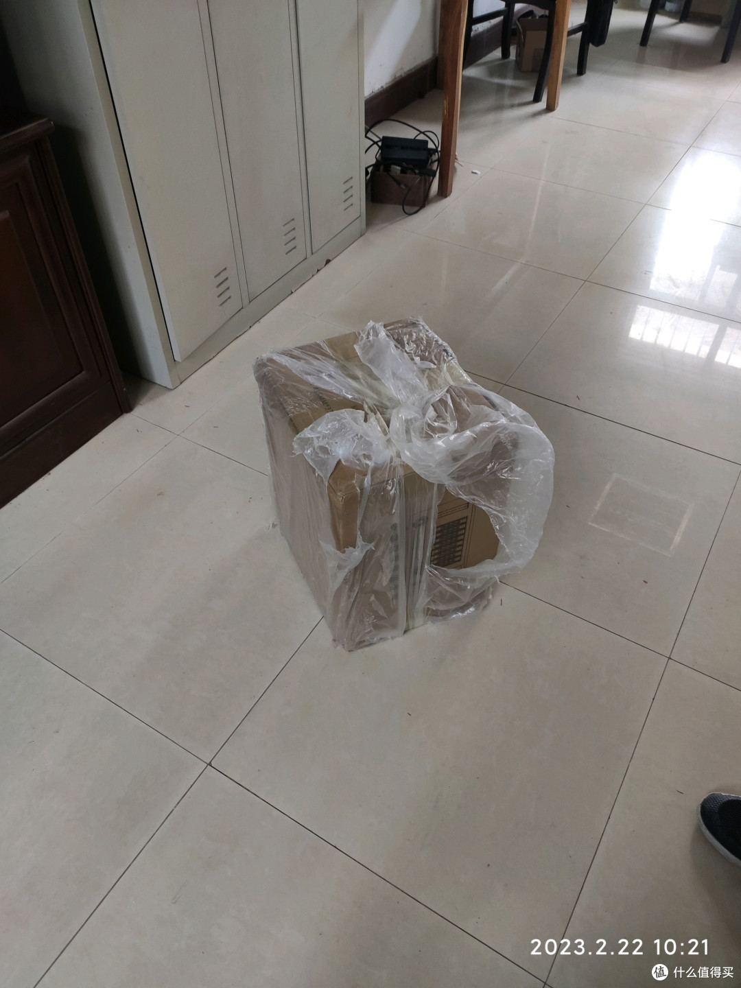 买了一个8盘位的机箱(标题还要求字数?)