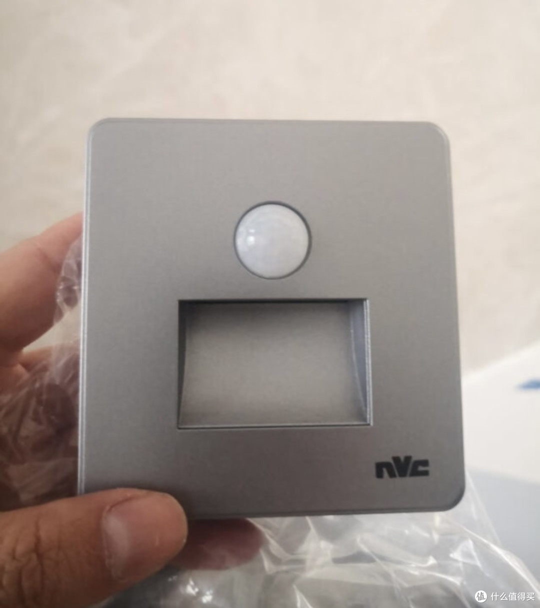 装修踩坑单品:人体感应地脚灯
