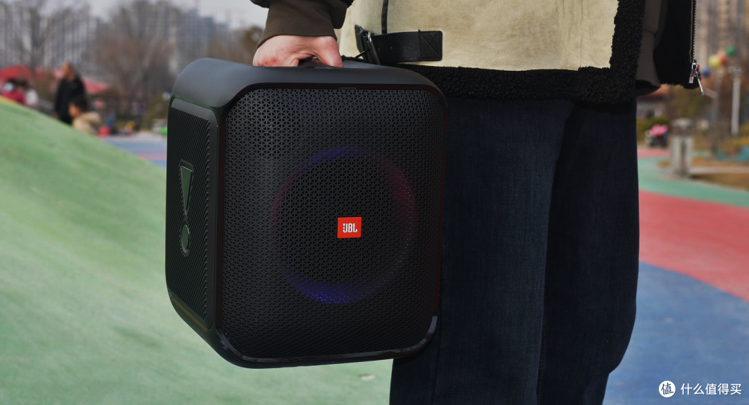 100w大功率+RGB氛围灯,JBL Partybox户外音响值不值得买