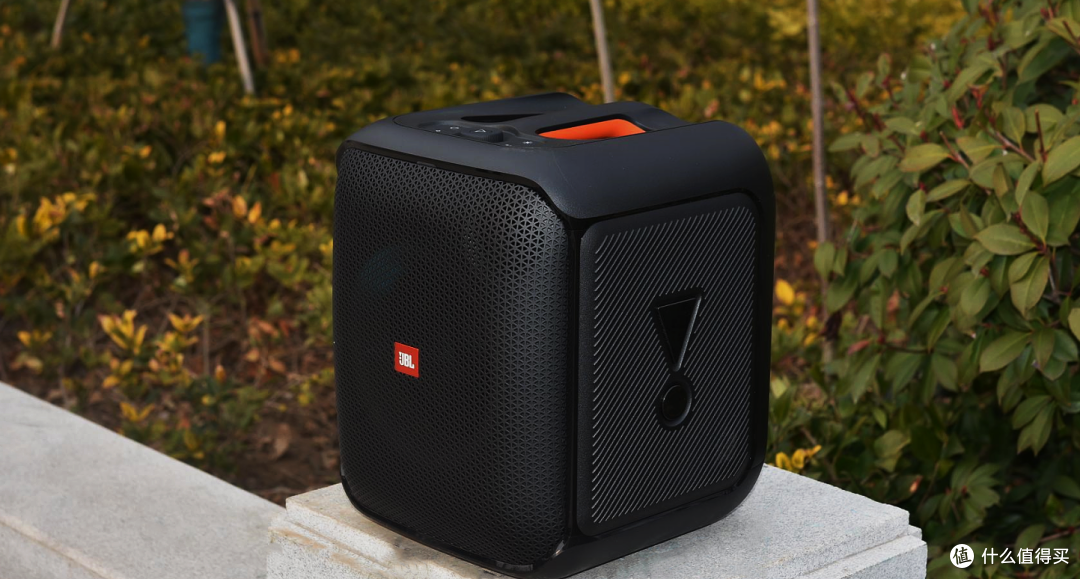 100w大功率+RGB氛围灯,JBL Partybox户外音响值不值得买