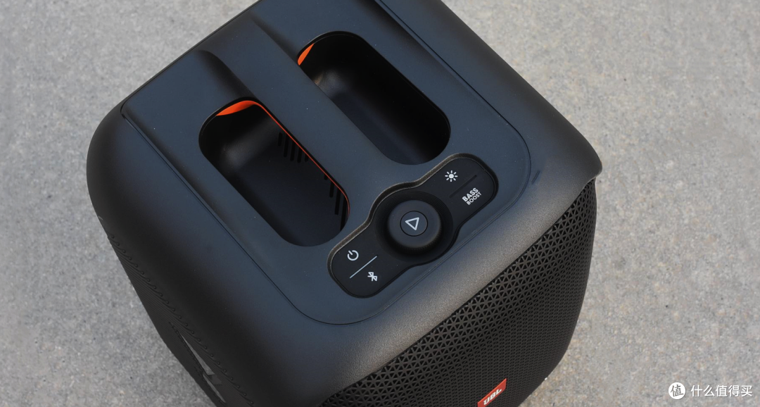 100w大功率+RGB氛围灯,JBL Partybox户外音响值不值得买