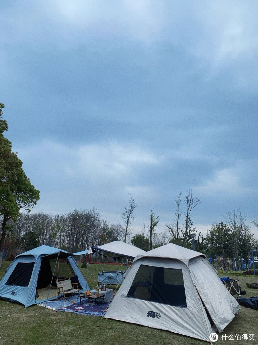 穿暖花开去露营，今天浅谈一下露营装备之一天幕的挑选哦