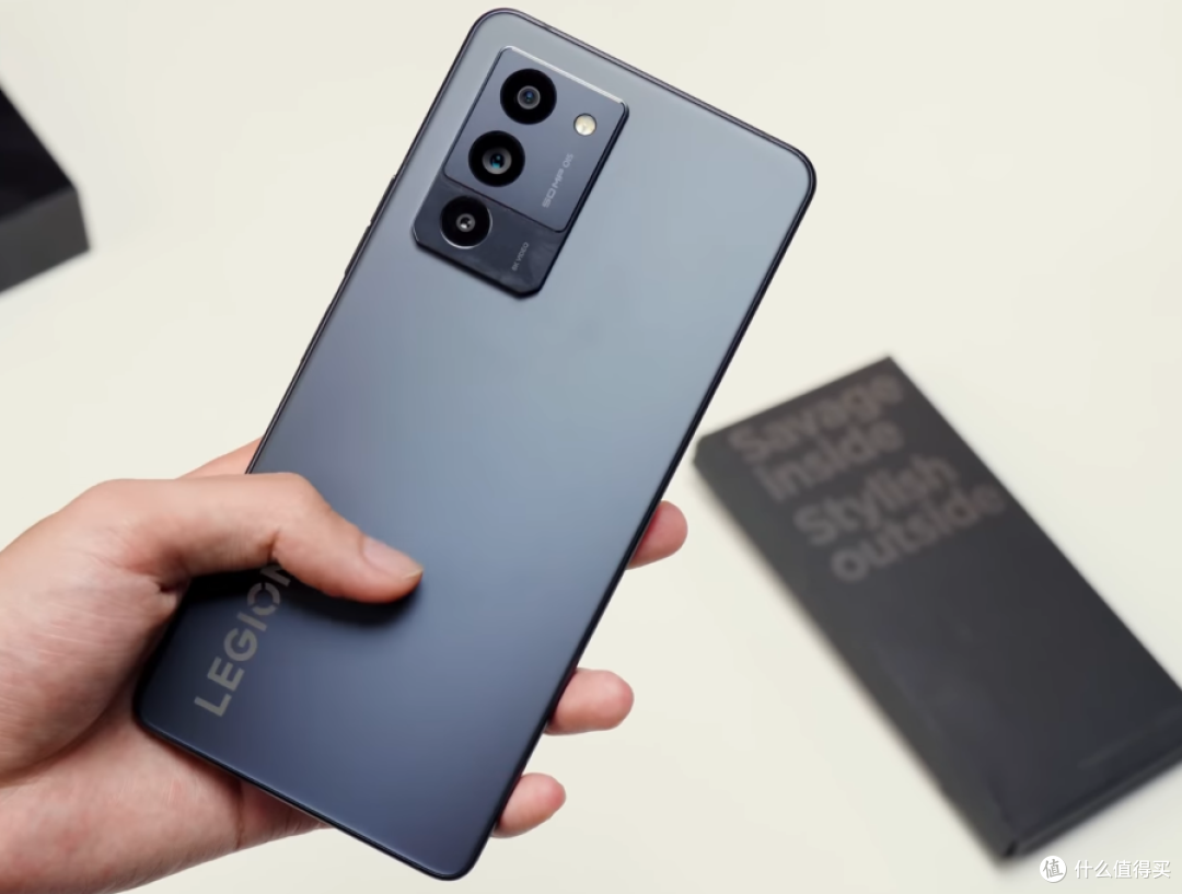 联想被低估的手机,5100mAh+68W+144Hz,搭载骁龙8+跌到1899元
