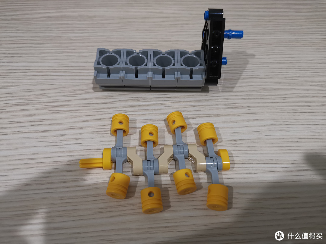 LEGO 科技机械组系列 42125 冠军赛车 法拉利 488 GTE 开箱评测