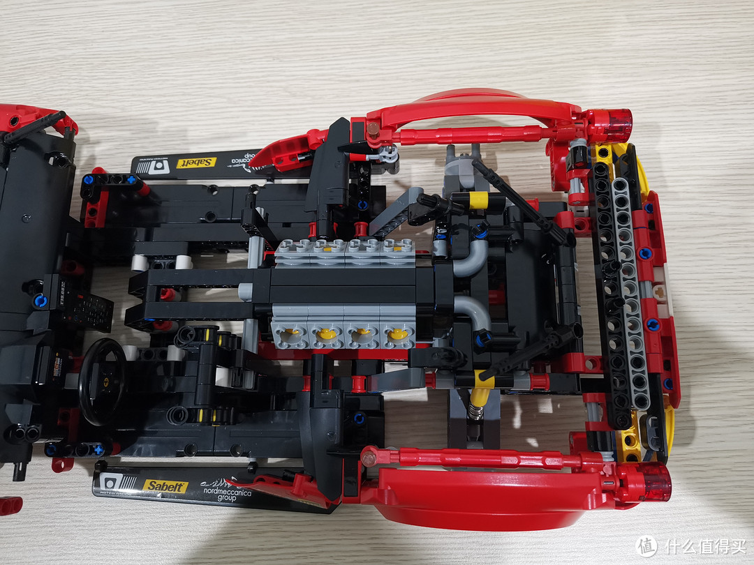 LEGO 科技机械组系列 42125 冠军赛车 法拉利 488 GTE 开箱评测