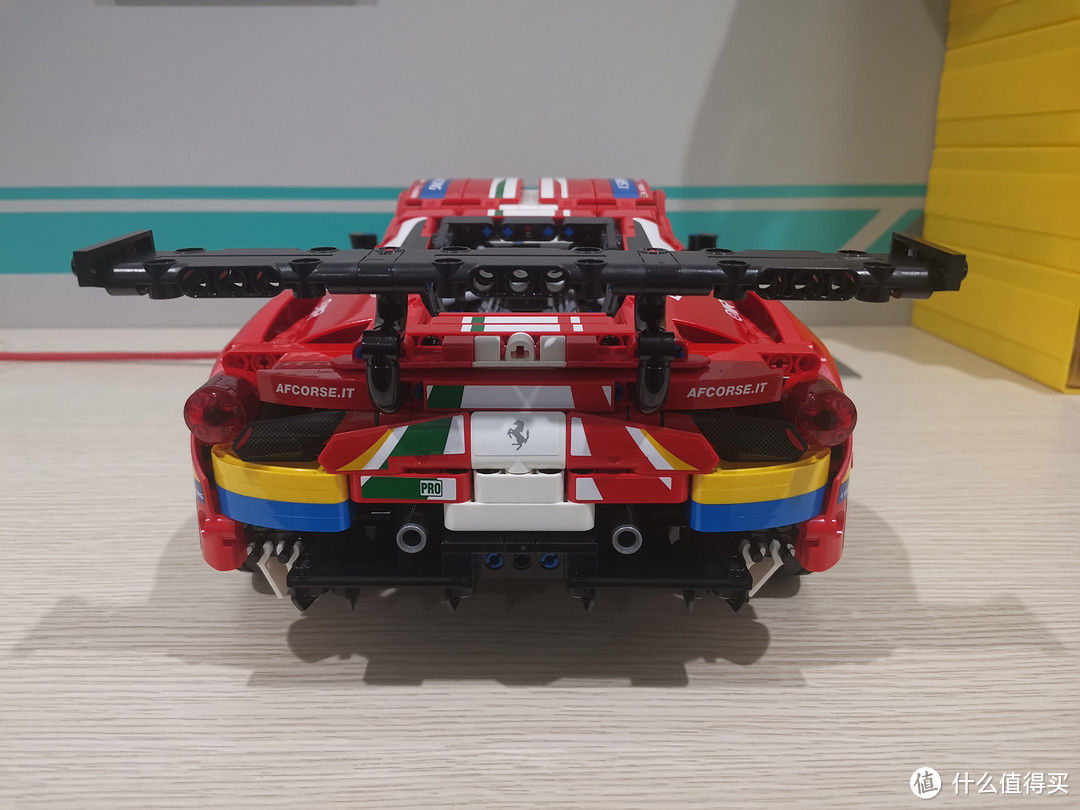 LEGO 科技机械组系列 42125 冠军赛车 法拉利 488 GTE 开箱评测