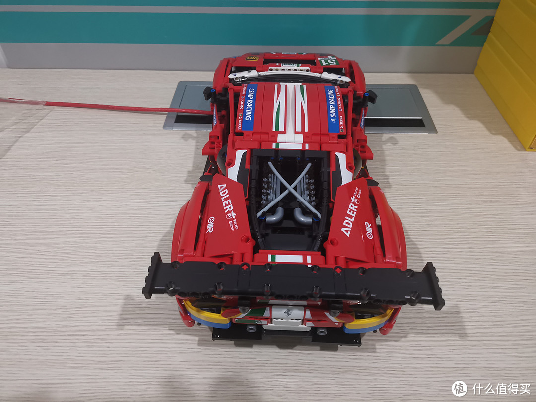 LEGO 科技机械组系列 42125 冠军赛车 法拉利 488 GTE 开箱评测