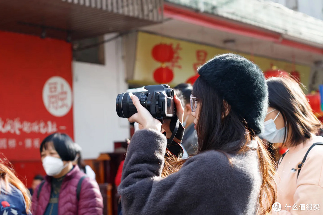 一到过年佛山筷子路就成大型摄影器材展