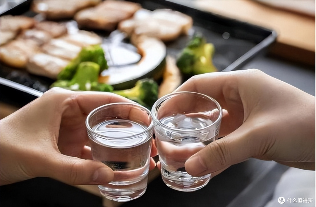 在酒桌上,有三类人从不主动敬酒,甚至无人敢说,看你遇到过没?_白酒_什