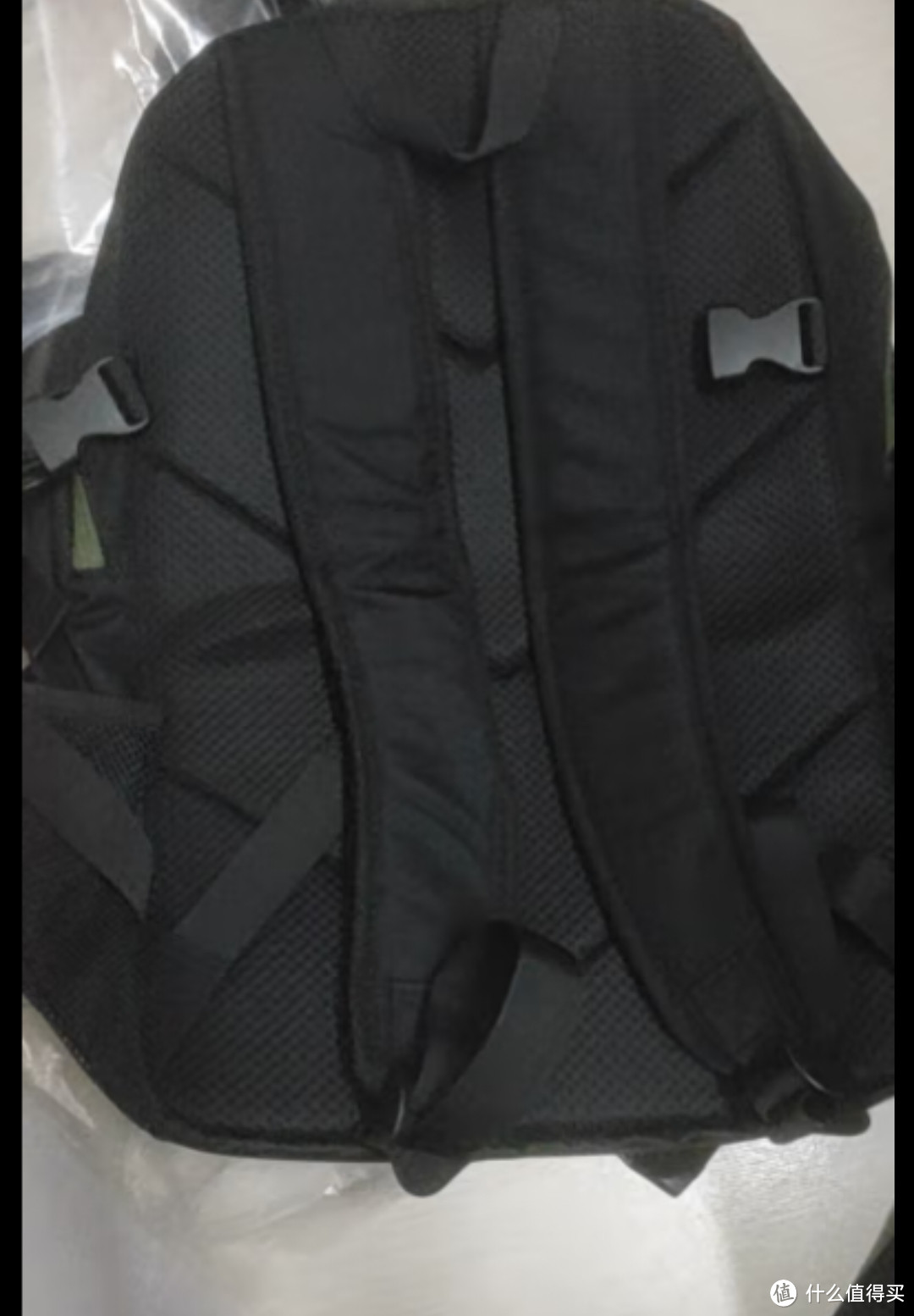 鸿星尔克背包时尚简约实用大容量双肩包休闲百搭旅行包学生书包 正黑 通用维尺码
