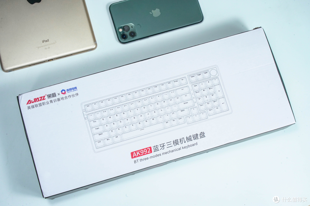 性价比高，还是gasket结构，，黑爵AK992三模机械键盘真香！