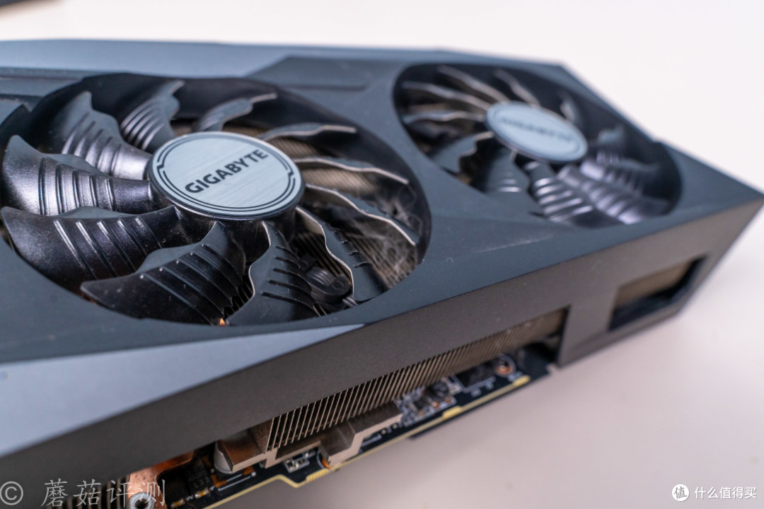 性价比之选,入手二手RTX3090,技嘉RTX 3090魔鹰OC显卡 评测
