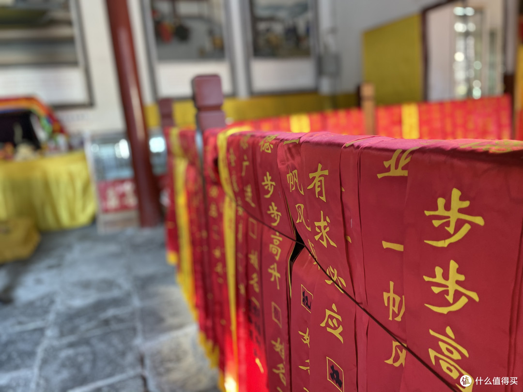 总要去一趟潭拓寺的吧，去祈福，去请愿。