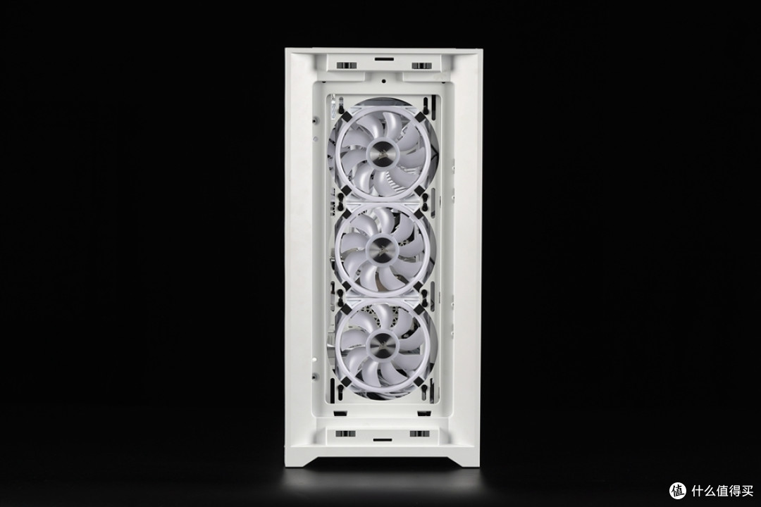 海盗船5000X机箱＋ROG Z690吹雪主板打造的白色风格主机