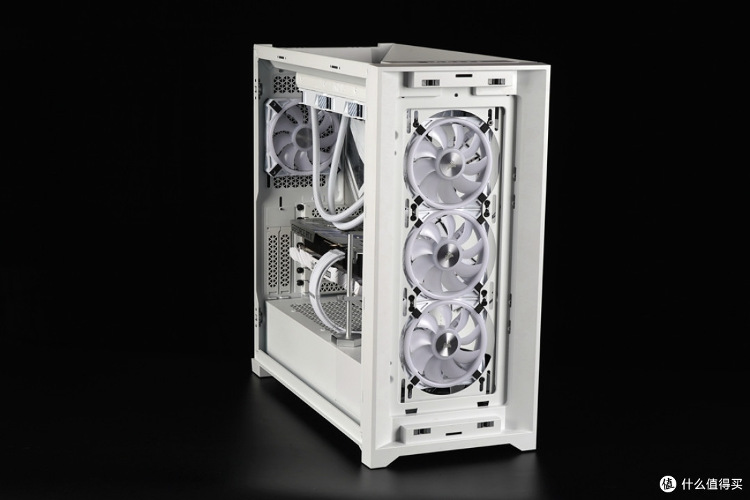 海盗船5000X机箱＋ROG Z690吹雪主板打造的白色风格主机
