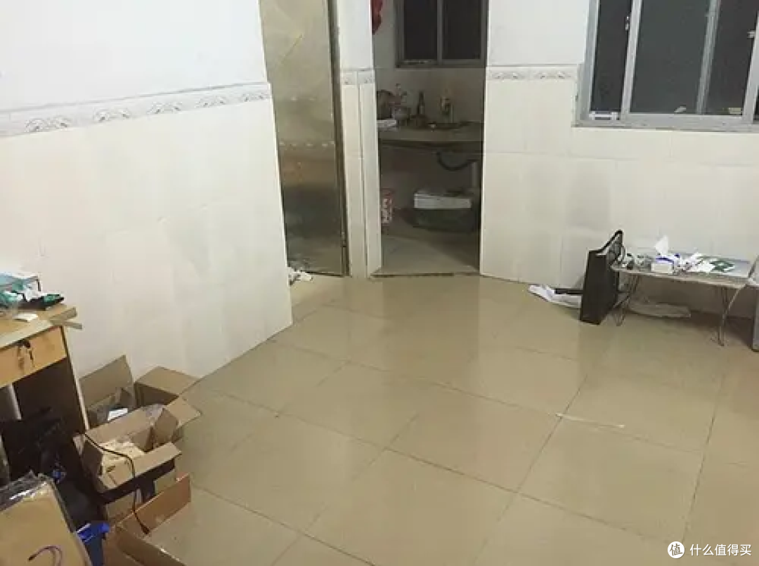 400块的出租屋,小伙自己花钱改造,完工太漂亮,房东高兴坏了