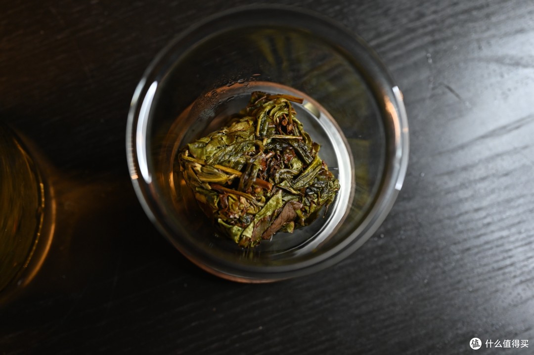 轻巧易用泡茶杯，茶水分离享香茗