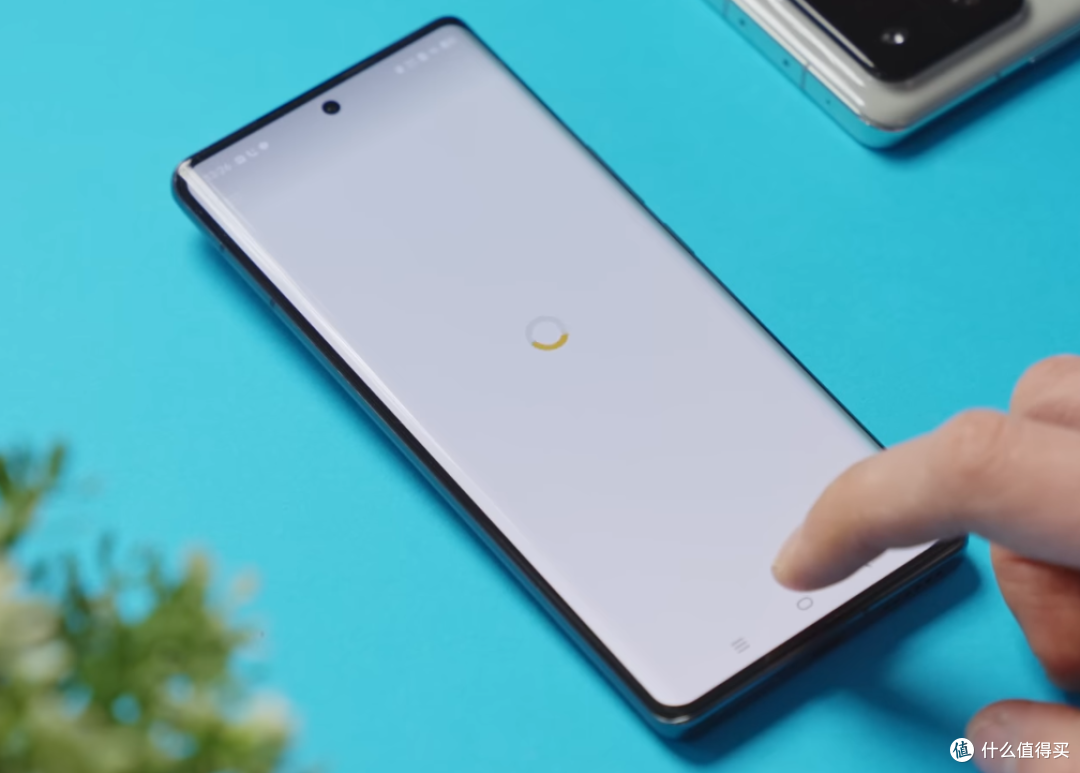 vivo机皇跌价,12GB+512GB突降350元,给苹果“重力一击”