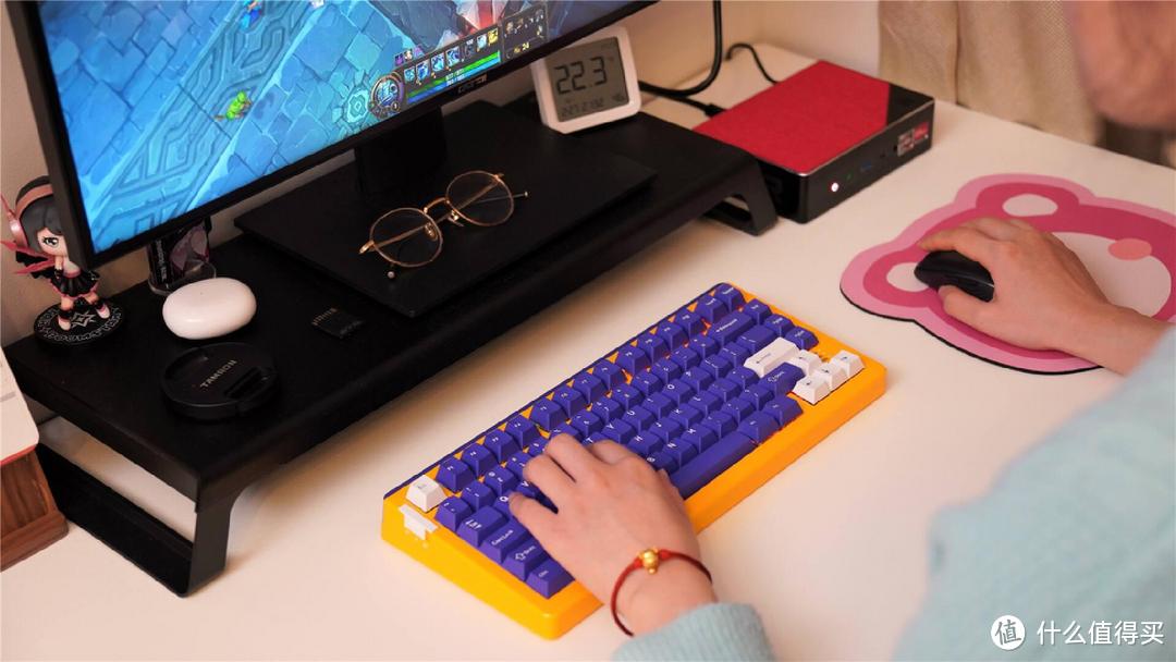 达尔优A81机械键盘紫金版本体验分享：双色键帽还有全键热插拔