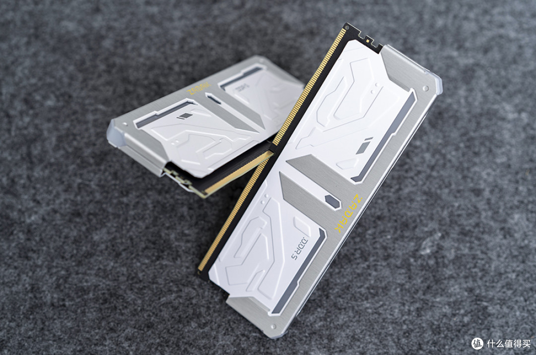 机械美学与效能完美平衡,ZADAK SPARK RGB DDR5内存评测