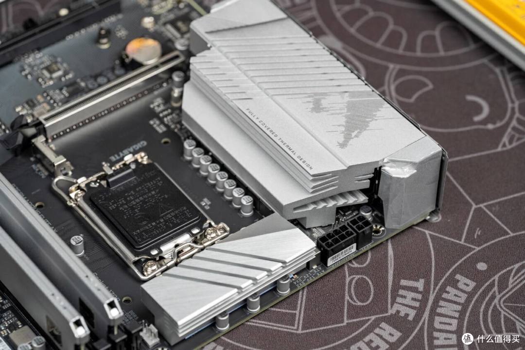 白色主题装机,小雕够给力,B760M主板+12700K+3070Ti,跑分轻松超200万