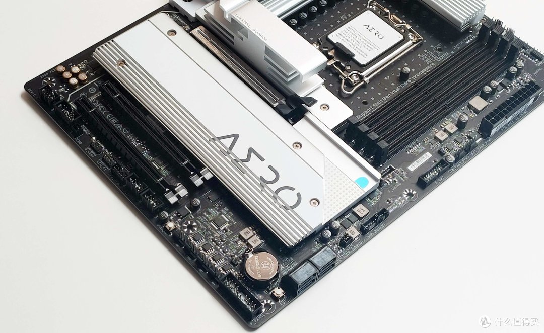 i5-13600K+Z790 AERO G主板+天策D5-6000内存+A770 FLUX搭载纯白系“小海景房”装机体验