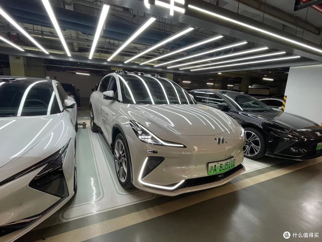 已大定智己LS7的入门款 - 堆料堆到满的国产新能源SUV