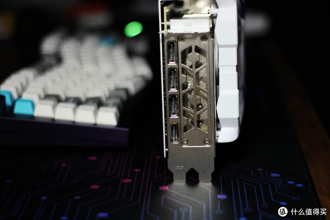 太空登陆舰来袭!ITX才是DIY的乐趣所在?乔思伯 i100 Pro 实测解析