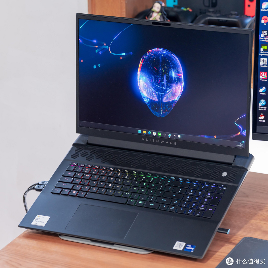 3.9 万元的外星人 m18 游戏本：i9-13900HX + RTX 4080 的极致游戏体验