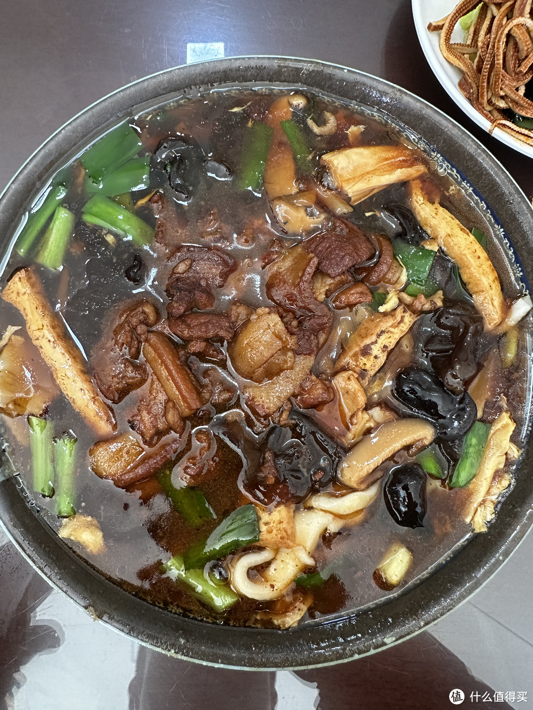 点了一份大碗加肉，16元